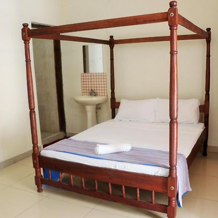 Sanana Conference Center And Holiday Resort Mombasa Esterno foto