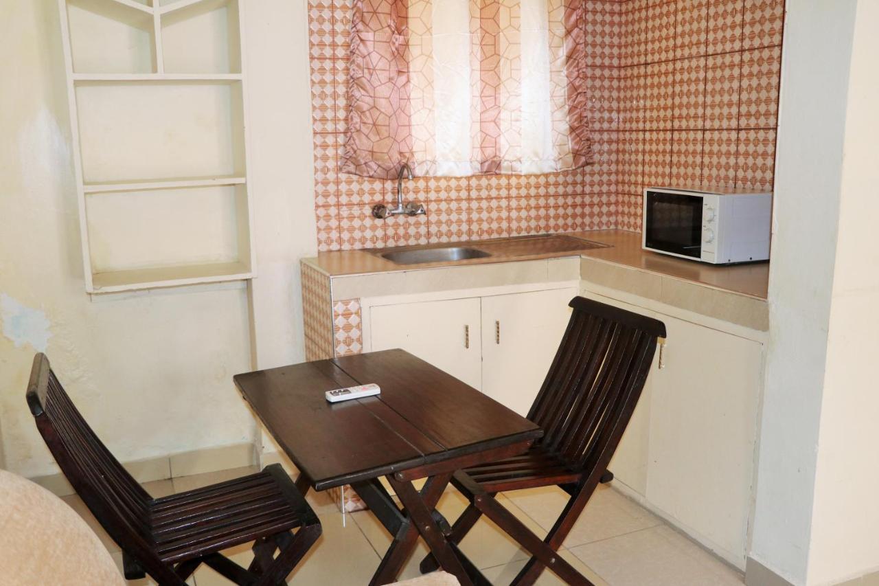 Sanana Conference Center And Holiday Resort Mombasa Esterno foto