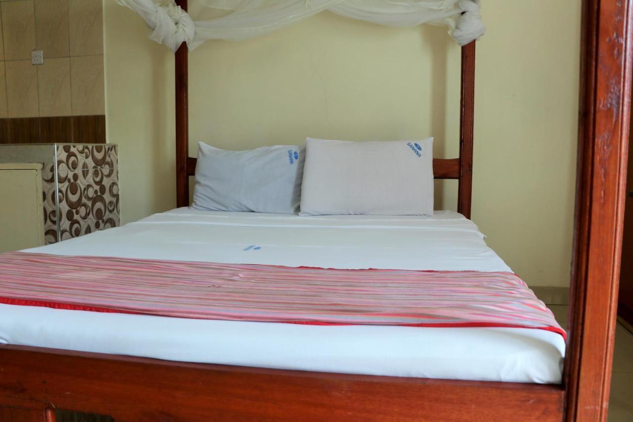 Sanana Conference Center And Holiday Resort Mombasa Esterno foto