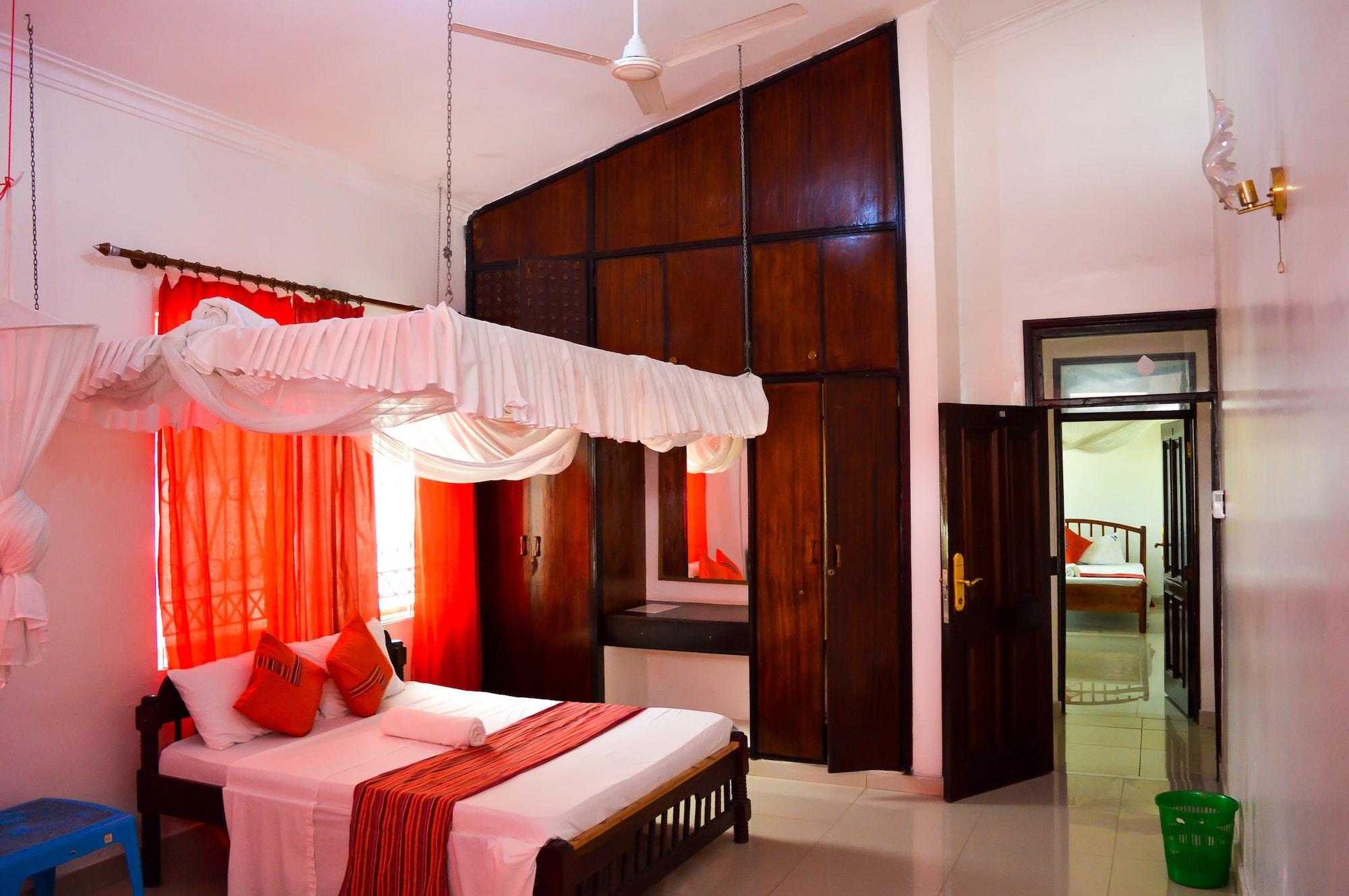 Sanana Conference Center And Holiday Resort Mombasa Esterno foto