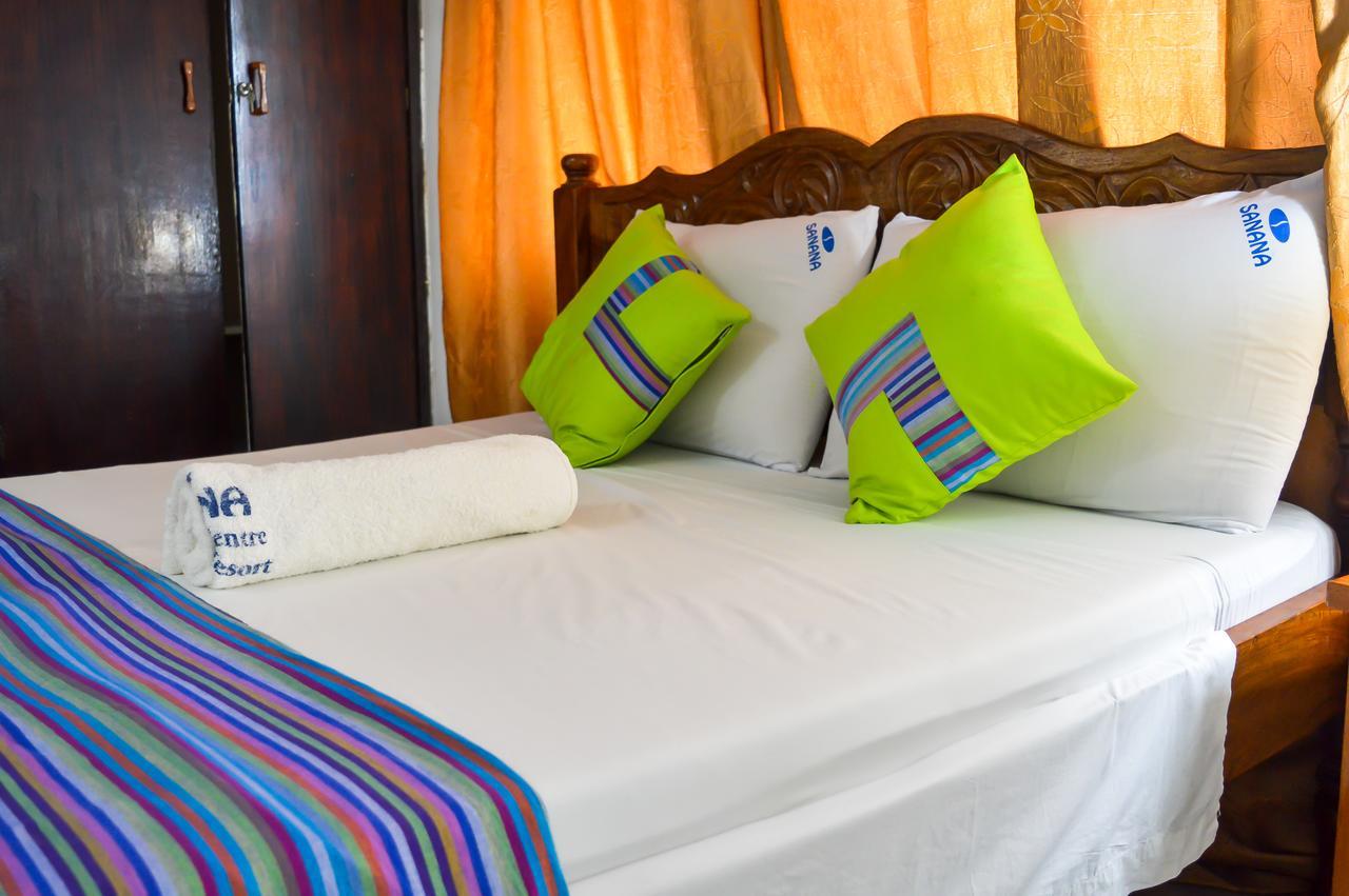 Sanana Conference Center And Holiday Resort Mombasa Esterno foto