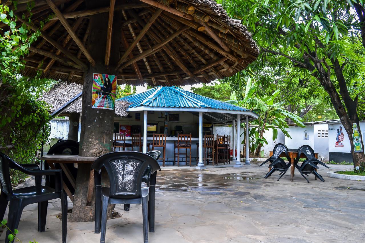 Sanana Conference Center And Holiday Resort Mombasa Esterno foto