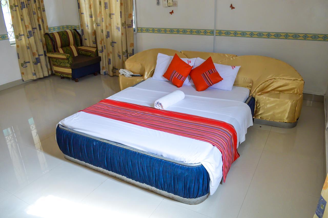 Sanana Conference Center And Holiday Resort Mombasa Esterno foto