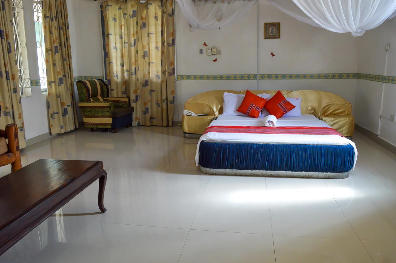 Sanana Conference Center And Holiday Resort Mombasa Esterno foto