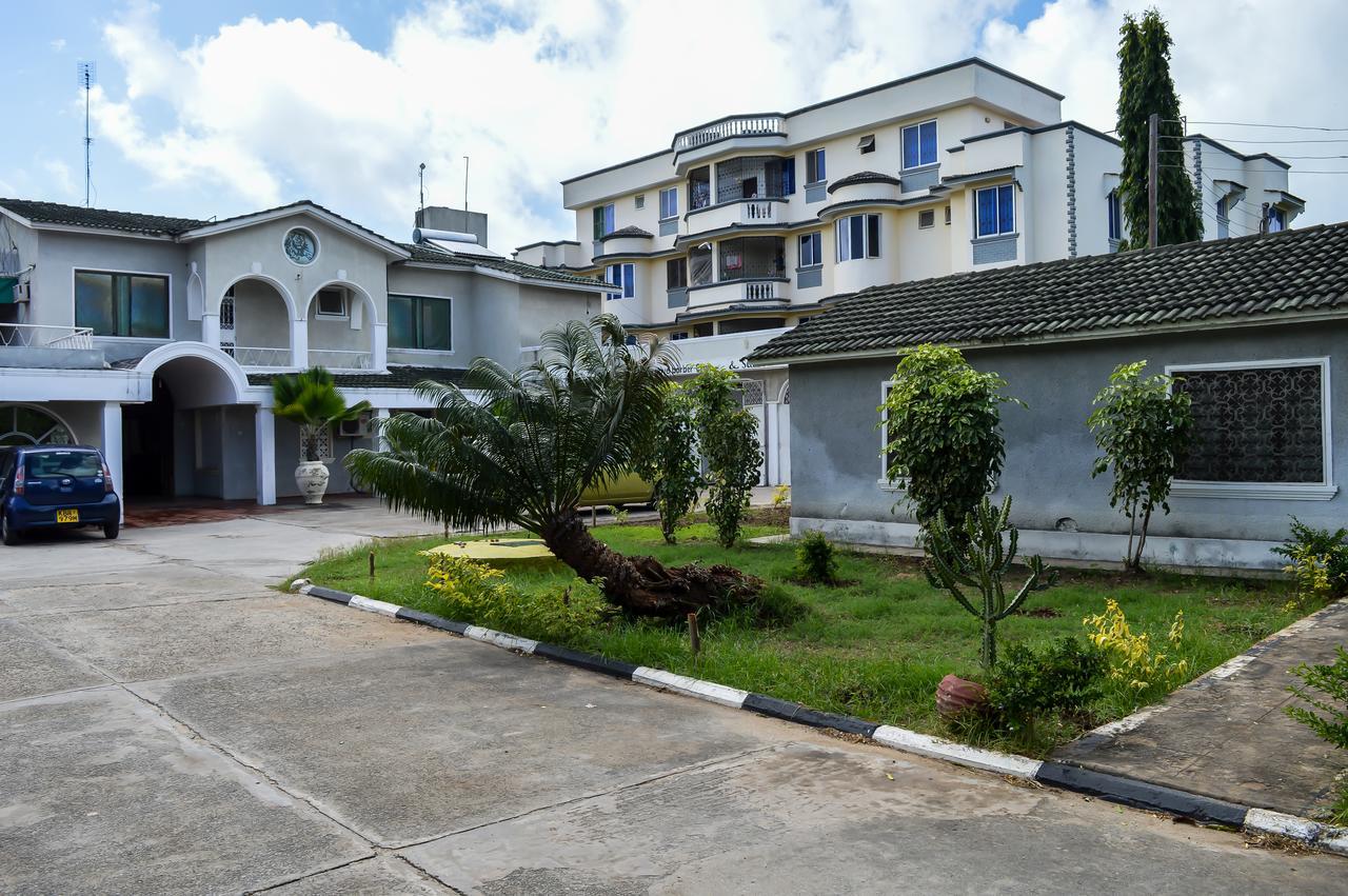 Sanana Conference Center And Holiday Resort Mombasa Esterno foto