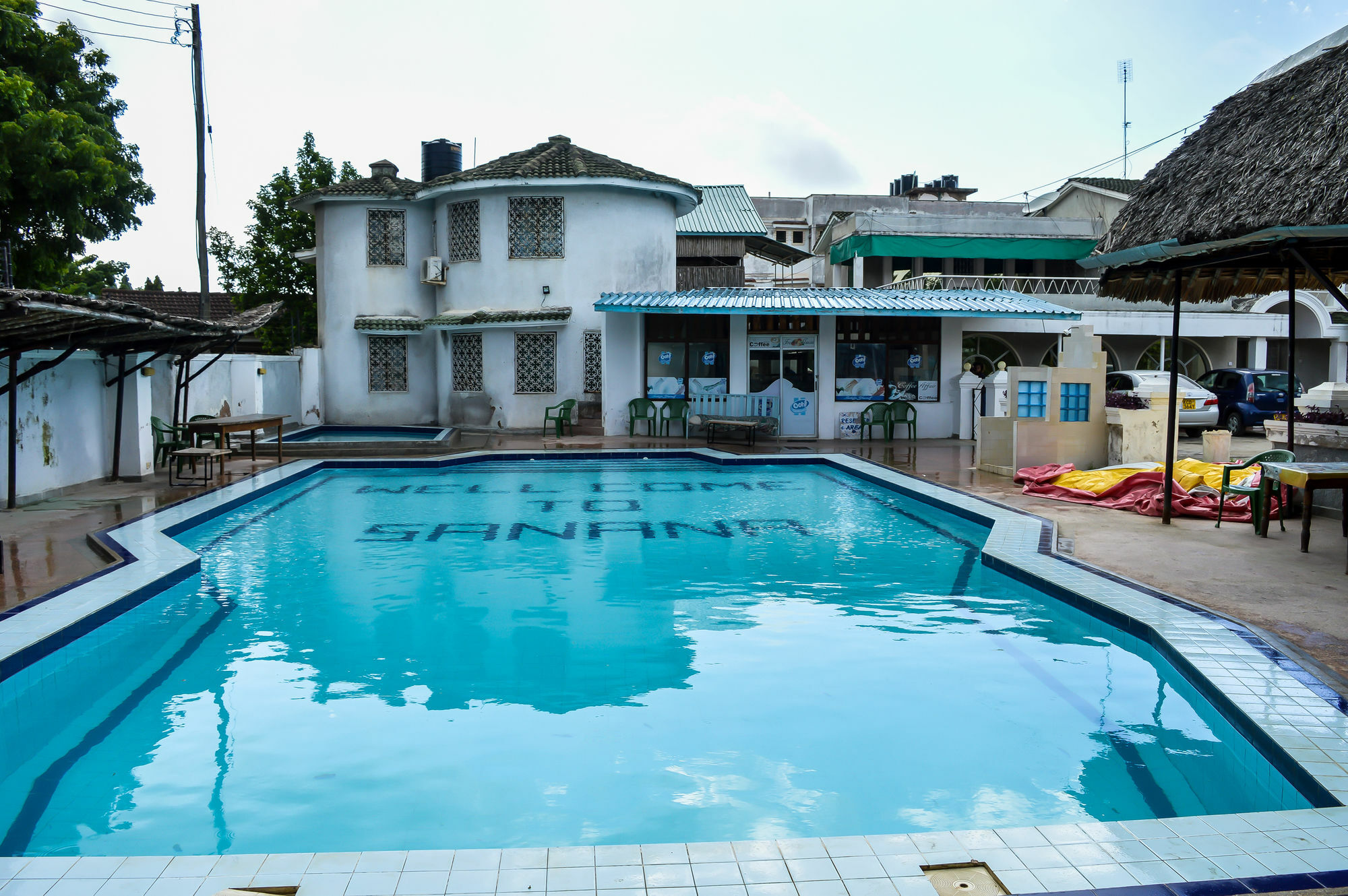 Sanana Conference Center And Holiday Resort Mombasa Esterno foto