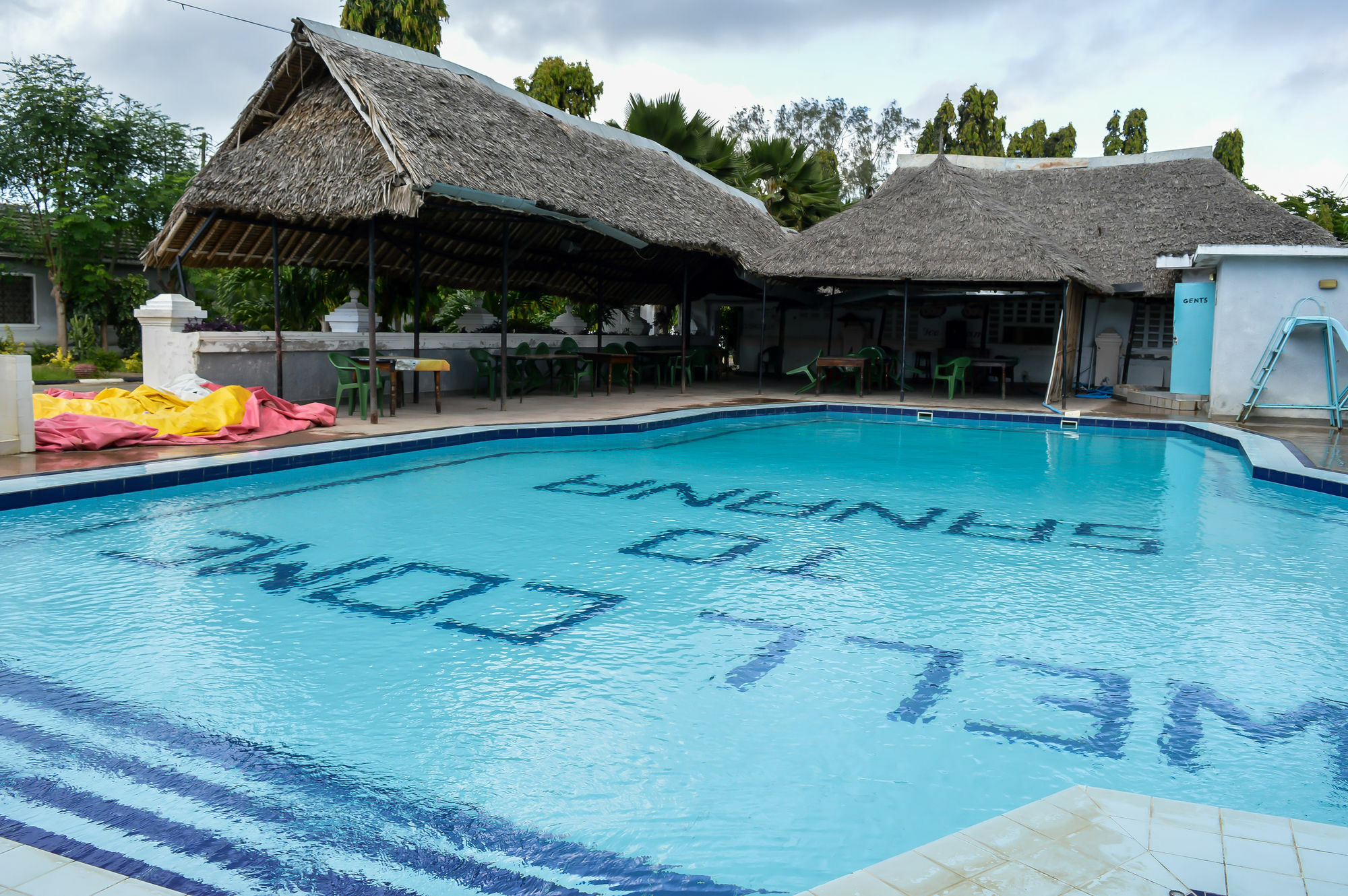 Sanana Conference Center And Holiday Resort Mombasa Esterno foto