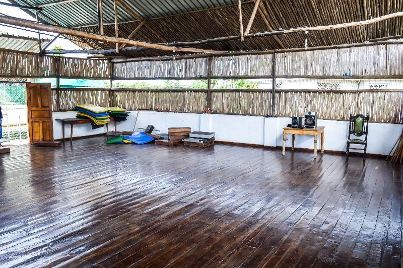 Sanana Conference Center And Holiday Resort Mombasa Esterno foto